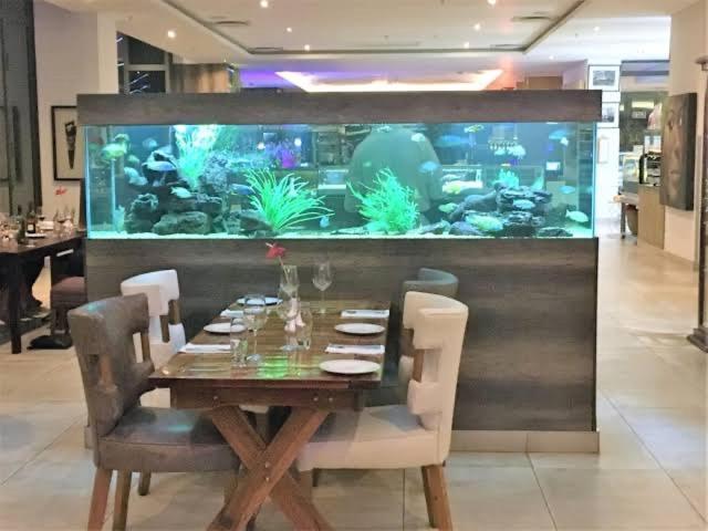 Sandton Skye Apartments Bagian luar foto