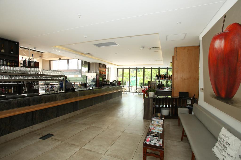 Sandton Skye Apartments Bagian luar foto