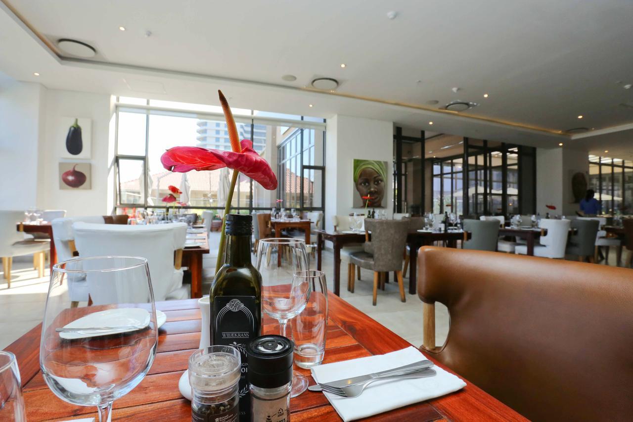 Sandton Skye Apartments Bagian luar foto